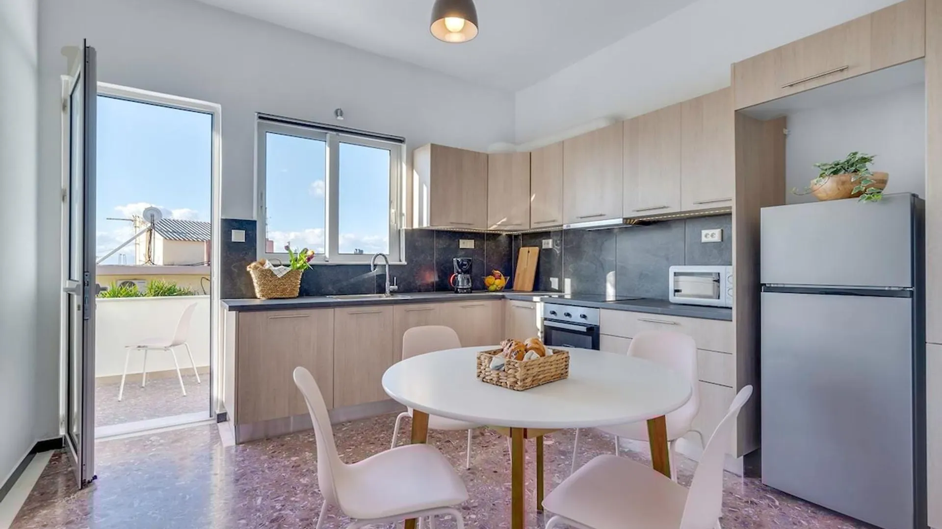 Sea City And Mountain View Apartment Chania